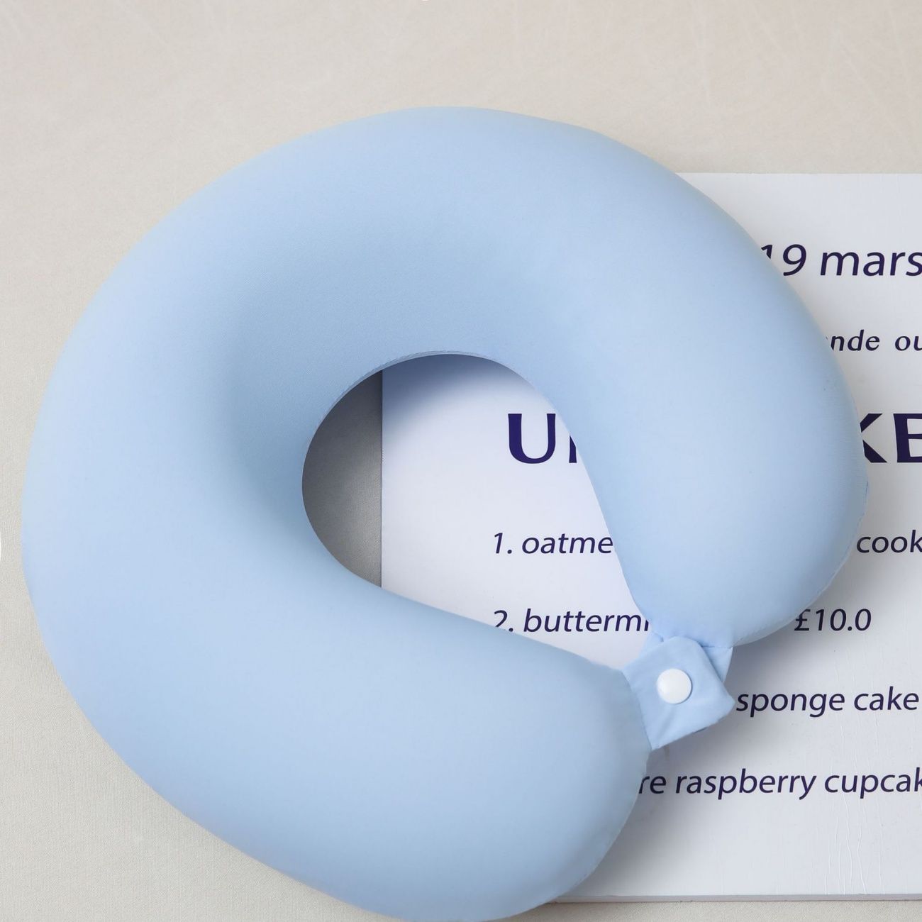 Cooling Ice Silk U Shaped Neck Pillow Memory Foam Portable Travel Pillow Airplane Pillow with Storage Bag Neck Support Pillow for Office Nap Travel，The storage box can be purchased separately.