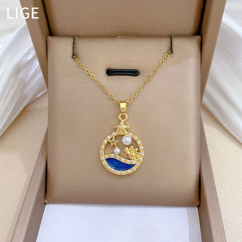 Women Elegant Round Pendant Necklace, Titanium Steel Chain, Inlaid Pearl & Cubic Zirconia Star Design, Luxury Glittering Hollow Clavicle Necklace, Versatile Fashion Neck Jewelry, Adjustable 40+5cm Chain, Daily Dating Party Statement Necklace Gift for Ladies Girls