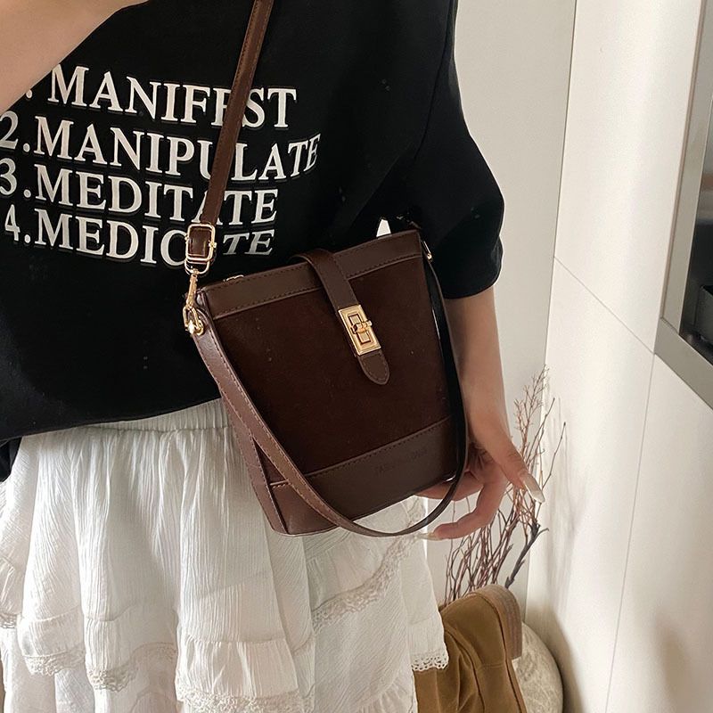 Miss DG 2025 new retro leopard print bag casual shoulder messenger bag