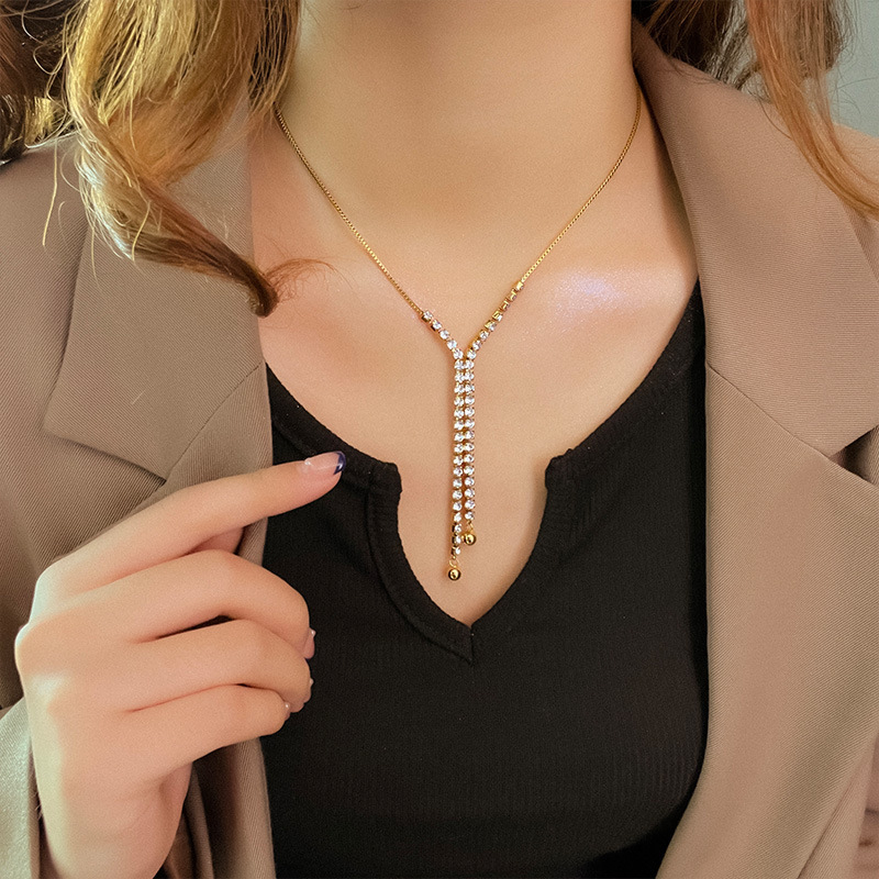KO-2113 Stainless Steel New Fashion Fine Jewelry Dazzling Zircon Spherical Tassels Charm Chain Choker Necklaces Pendant For Women