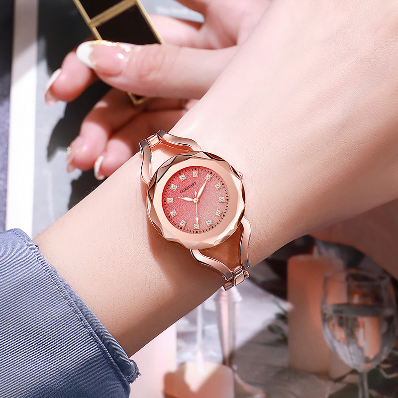 GD279 Fashionable and Versatile Gradient Quartz Alloy Bracelet watch for Women