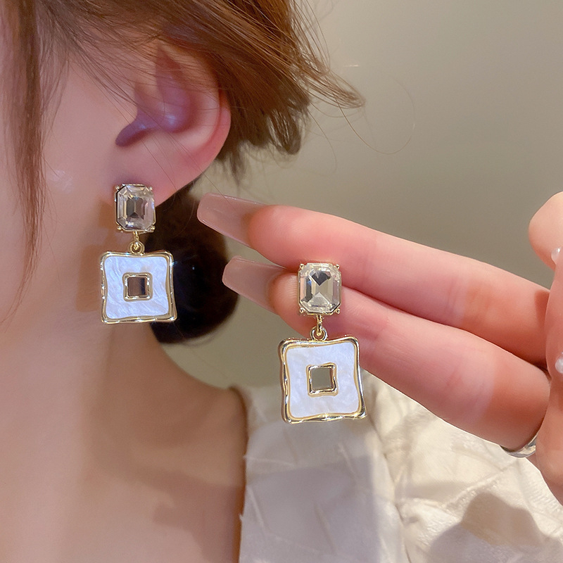 HE13114HE8321HE90 Women's Versatile Silver Needle Flower Pearl Earrings Fashion Love Earrings