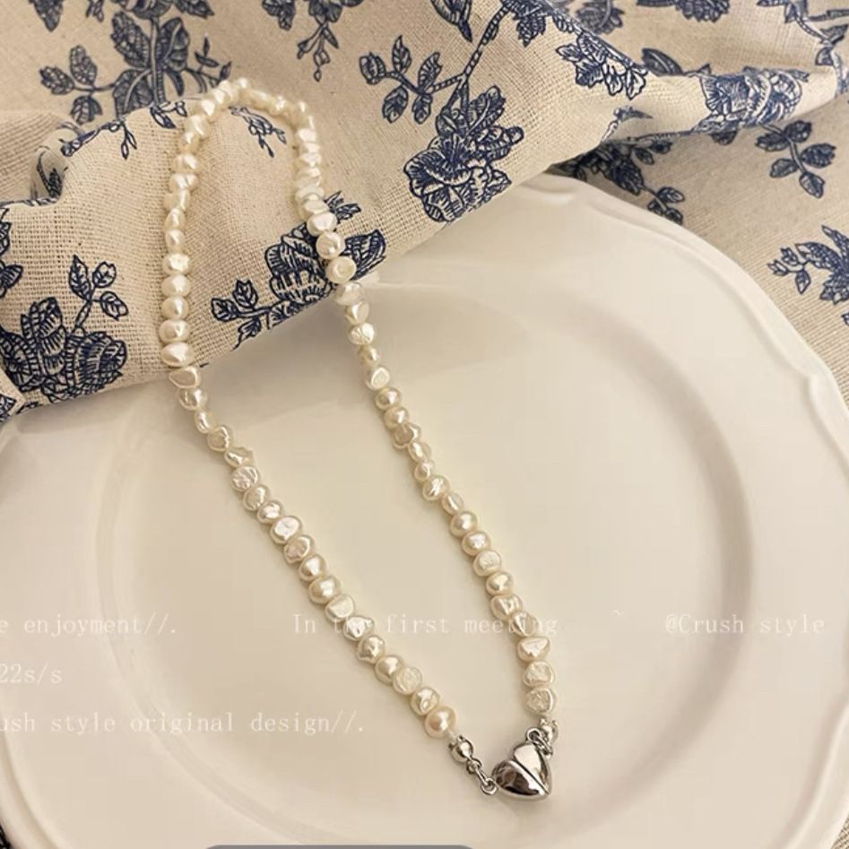 Various styles of fashion new pearl party necklace fashion high-end temperament clavicle chain net celebrity necklace clavicle chain niche dress accessories