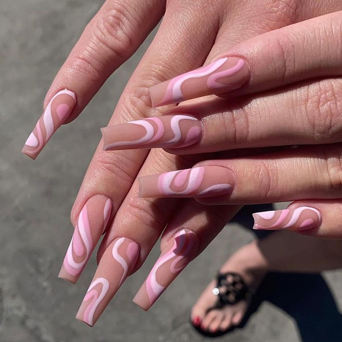 JP1407 24 Pcs Matte Press on Nails, Super Long Coffin Contrast Color Line Fake Nails, Full Cover Artificial False Nails for Women and Girls