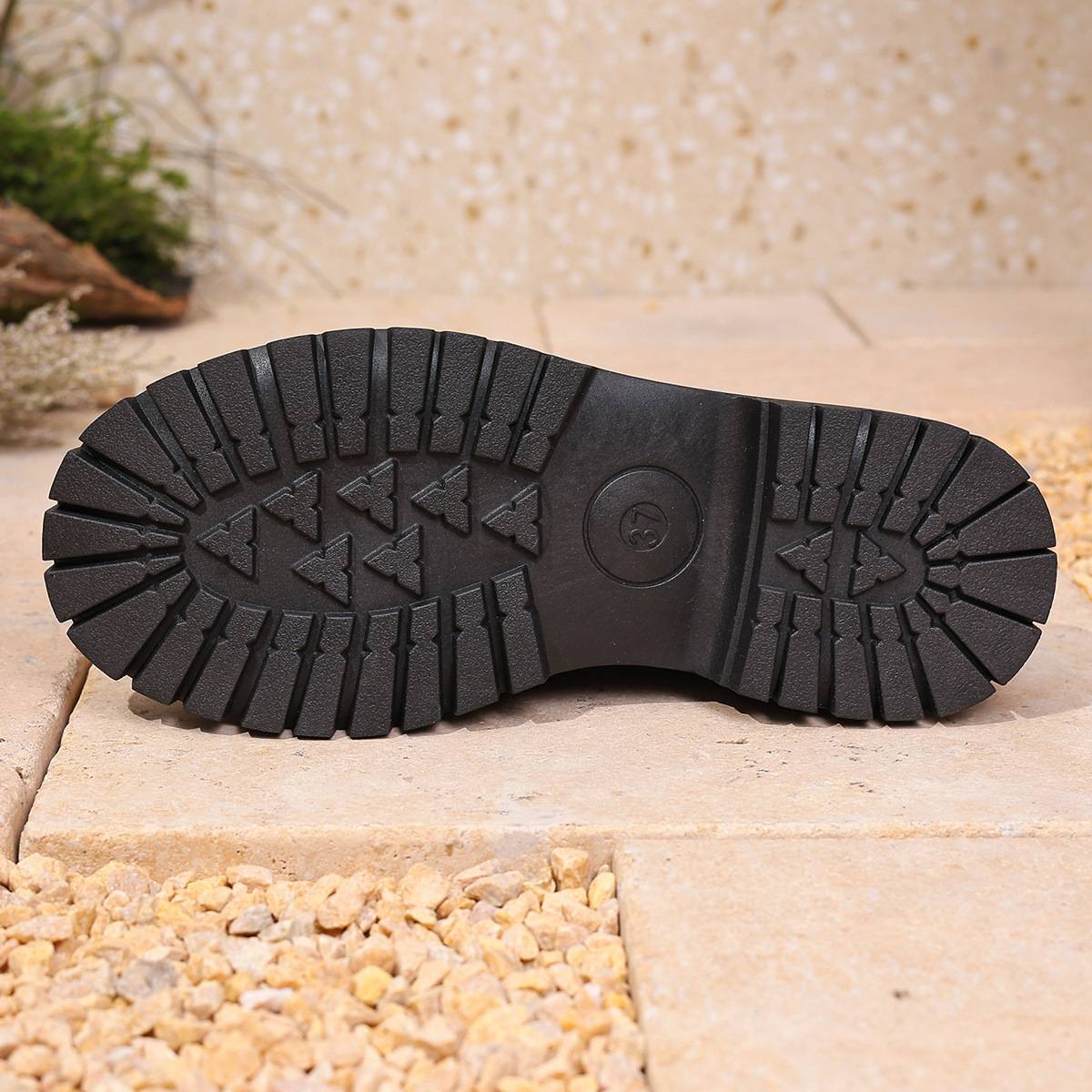 British wind small leather shoes female spring and autumn 2025 new fashion all kinds of retro match color casual thick heel platform single shoes