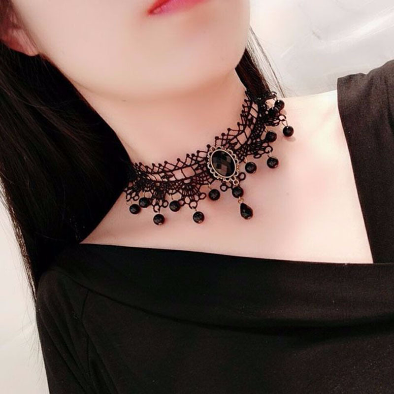 SC9111 Black Lace Choker Gothic Necklace with Crystal for Women and Girls Halloween Party Custume Vintage Thick Choker
