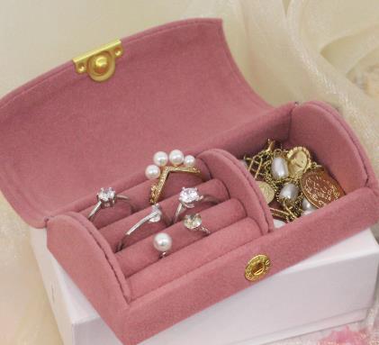 Small and Portable Jewelry Box, Exquisite Velvet Jewelry Box