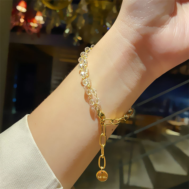 Korean version of the simple Titanium Steel Crystal Bracelet female personality jewelry INS SMALL DESIGN BOUDOIR hands string network red with the same style
