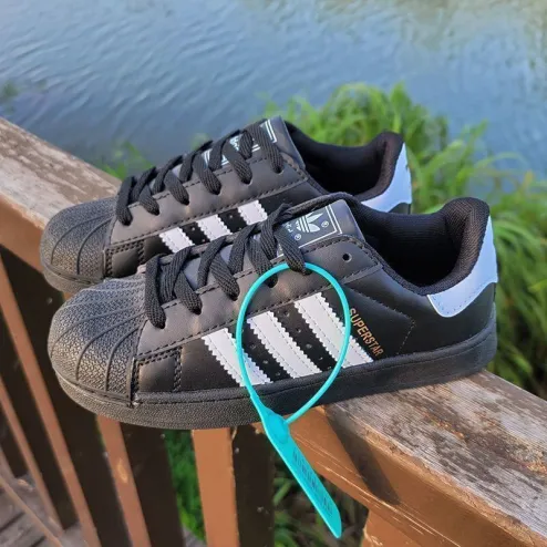 Adidas shell outlet toes running shoes