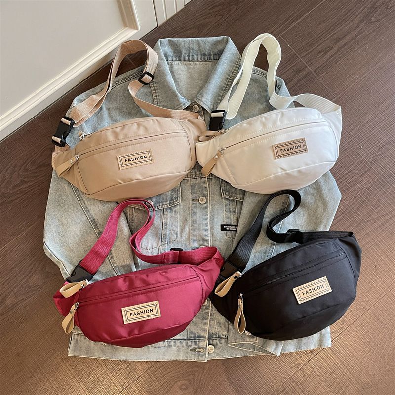 Men Minimalist Chest Bag Lightweight Casual Crossbody Sling Bag Fashion Sports Single Shoulder Bag Portable Small Backpack for Daily Outdoor Workout Travel