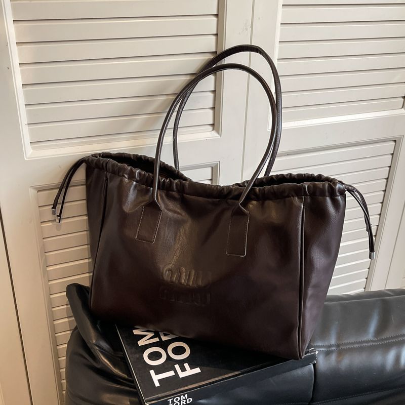 Large Capacity Versatile Women's Bag, Retro Single Shoulder Bag Minimalist Textured Drawstring Tote Bag for Office Commute

