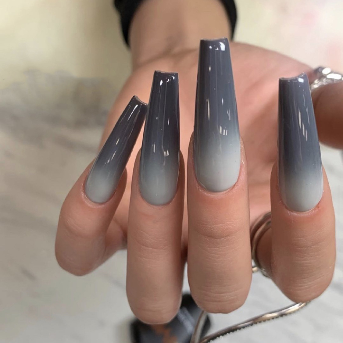 JP905 Glossy Press on Nails, Super Long Coffin Greying Gradient Blue Fake Nails, Full Cover Artificial False Nails for Women and Girls

