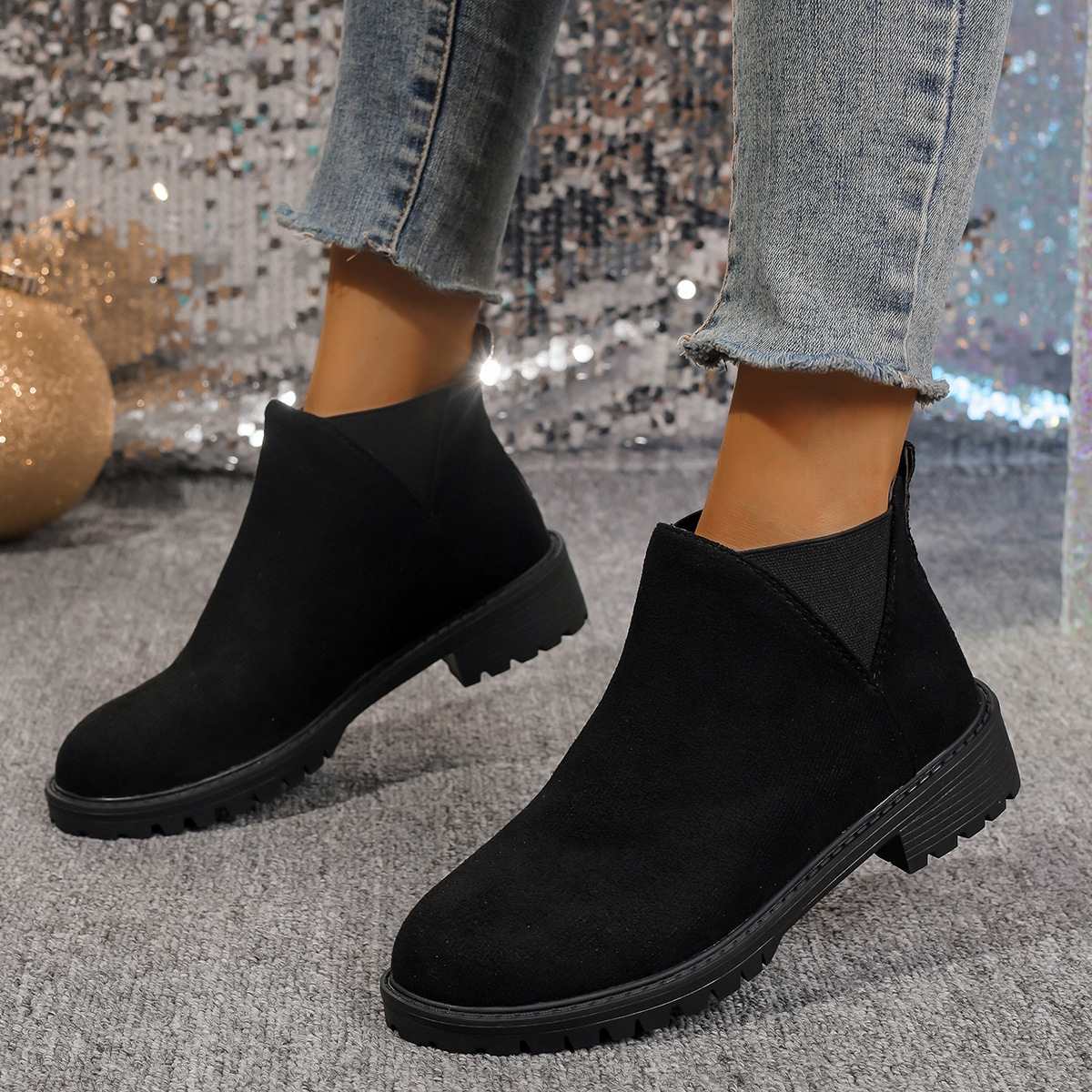 Large-sized foreign trade women's thick-soled low-heeled short boots winter new British-style height-increasing short Dr. Martens boots