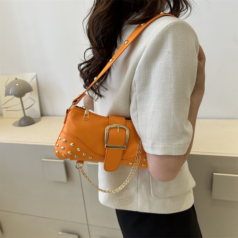 2024 New Rivet Fashion Chain Shoulder Bag Ladies Leisure Work Bag Monochrome Crossbody Bag