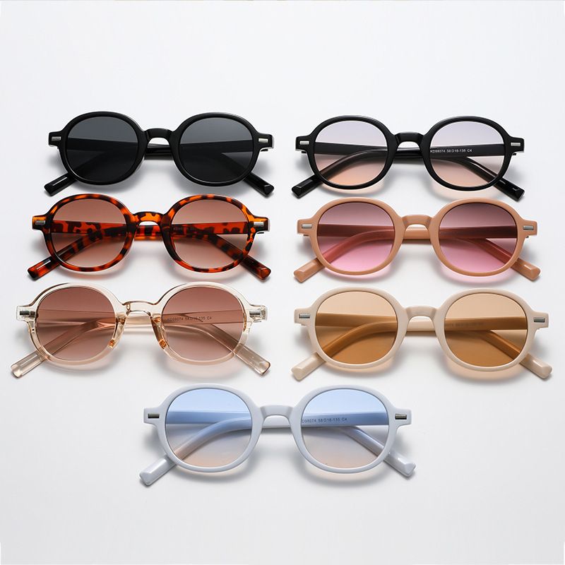 98074 New Fashion Oversize Gradient Sunglasses for Women Vintage Alloy Chain Frame Rivet Sun Glasses Female Elegant Shades