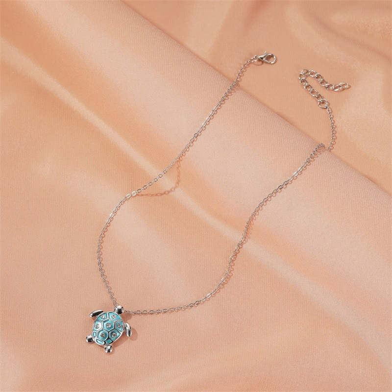 Cross-border hot jewelry temperament and hundred match diamond set turtle necklace necklace simple cute small turtle pendant collarbone chain
