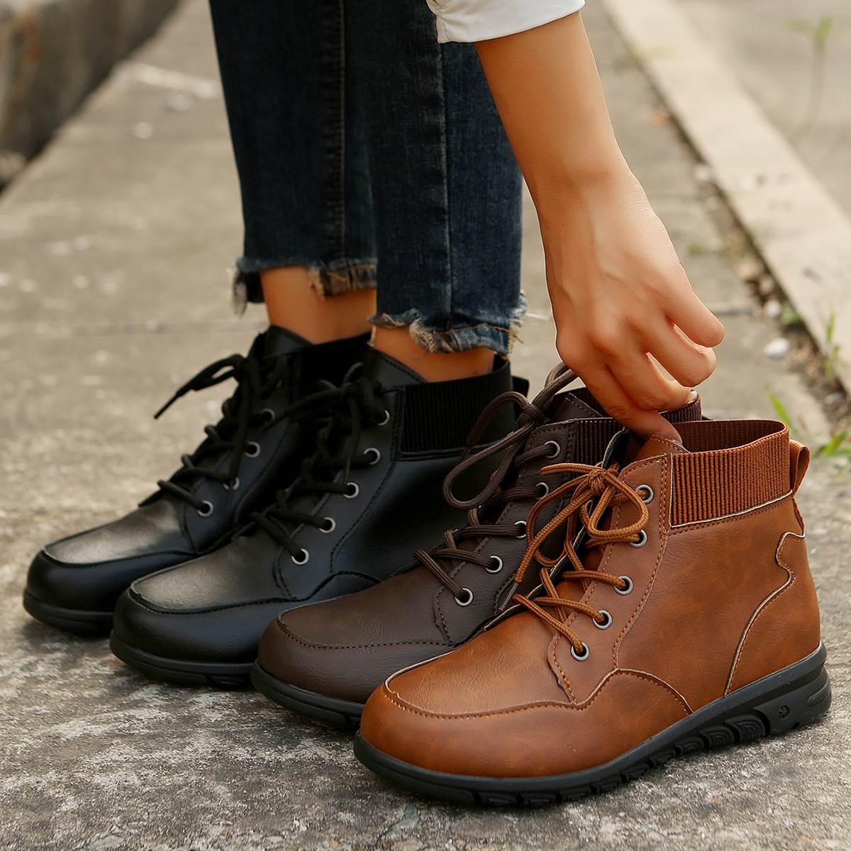 Big size ankle boots women autumn new style of European and American female leather boots round head ankle boots matte front lacing Martin boots