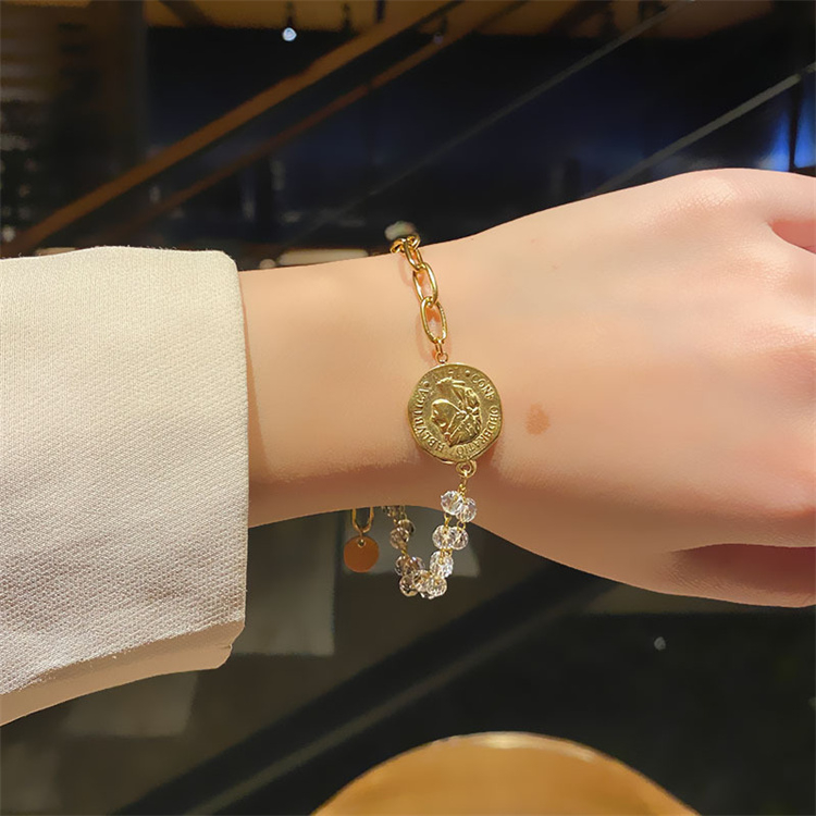 Korean version of the simple Titanium Steel Crystal Bracelet female personality jewelry INS SMALL DESIGN BOUDOIR hands string network red with the same style
