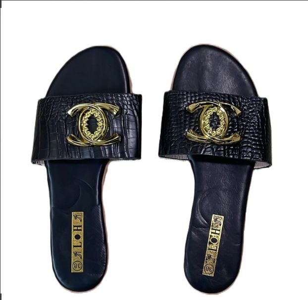 Woman's Flat Slippers Summer women's outdoor slippers summer new fashion Elegant Flat Slippers Casual Beach Women Sandals