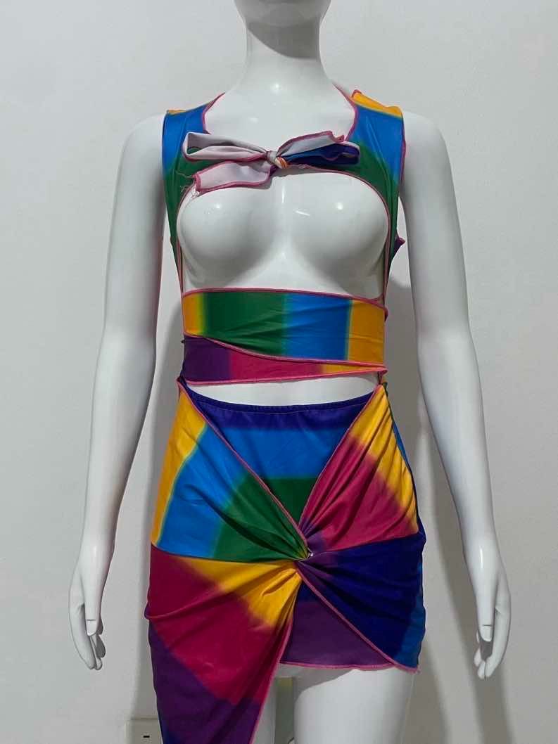 Tight-fitting digitally printed one-piece dress