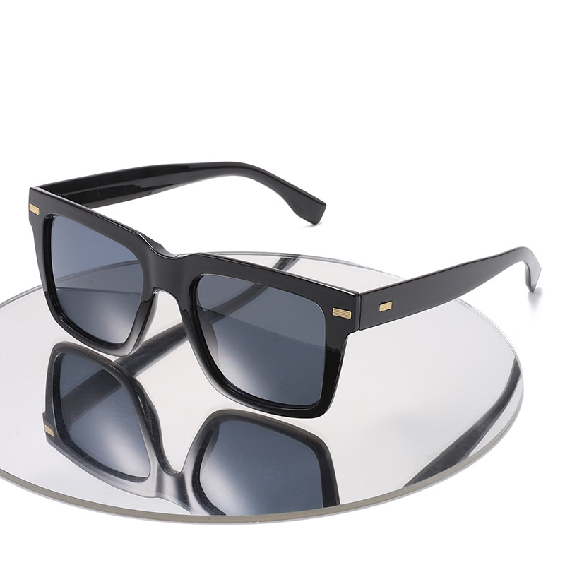 6762 Fashion Luxury Vintage Stylish Square Large Frame Sunglasses for Women's Polarized Sunglasses Mens Sun Glasses PC Unisex Sunglasses