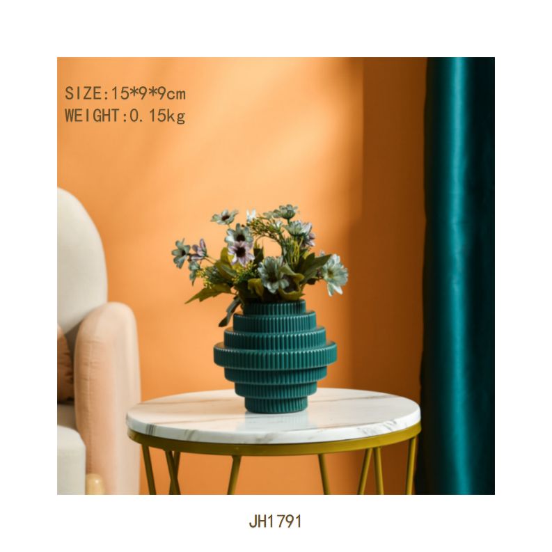 Vase ornaments living room flower arrangement American dining table modern luxury wind home TV cabinet dried flowers soft decorations plastic bottles group 5