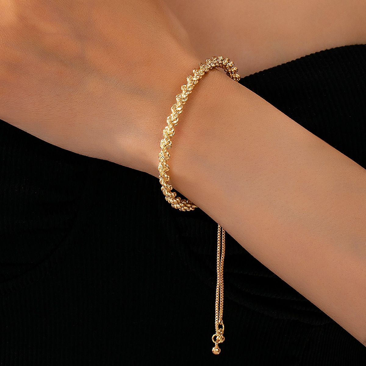 High-Quality Minimalist Gold Tone Braided Chain Bracelet for Women, Adjustable Slider Design, Elegant & Versatile Everyday Jewelry with Luxurious Feel
