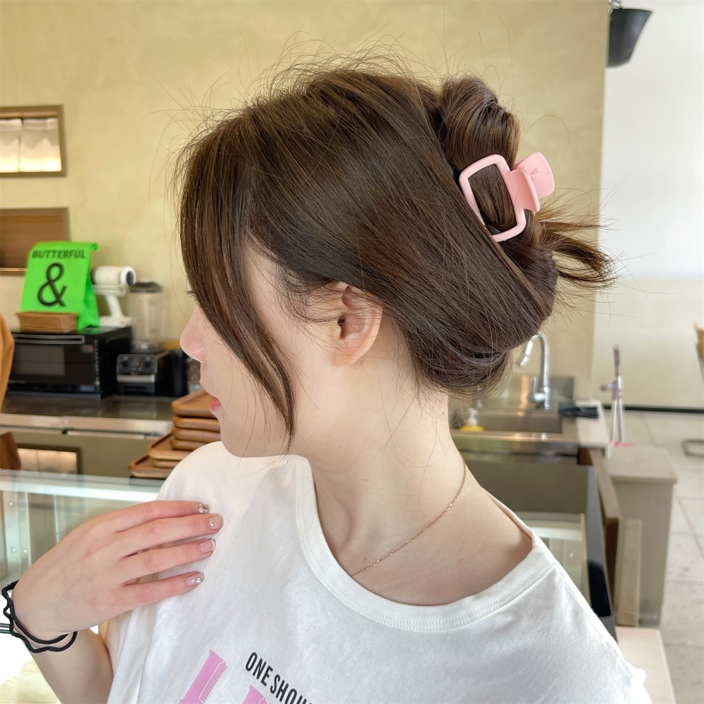 FJ1068 Women's Simple Square Small Grab Hair Clip Headpiece on the Back of the Head