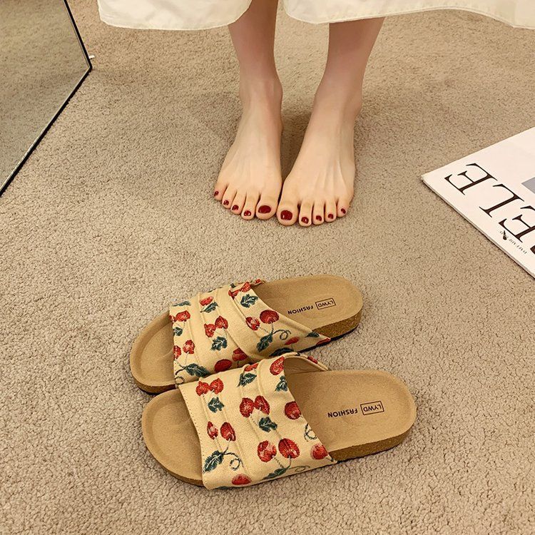 2025 Summer Women's large-sized slippers, comfortable Boken one-strap Yintao cool slippers beach shoes