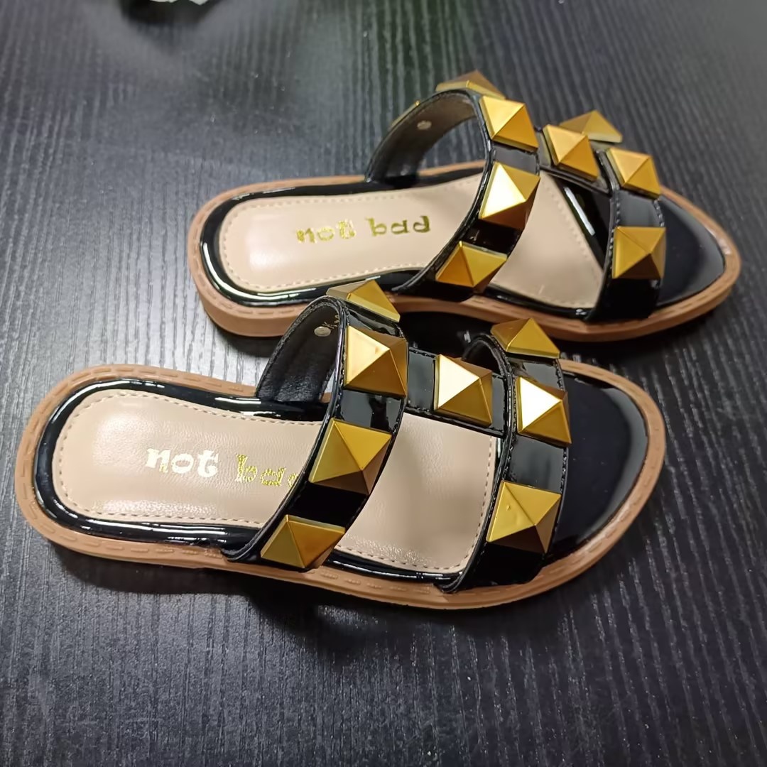 AK - 85 Children's Summer New Flat Bottom Slippers Solid Color Willow Spike Sandals
