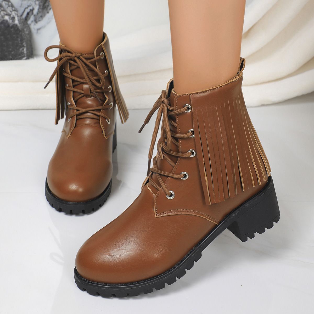 Autumn and winter new style in the heel thick with Martin boots women in Europe and the United States before lacing tassel large size female boots
