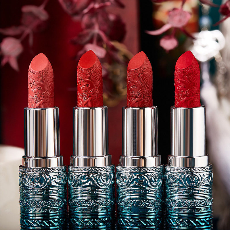 Yuli Embossed Lipsticks Unfaded Waterproof Moisturizing Lipsticks Blue and Silver Carved Lipsticks