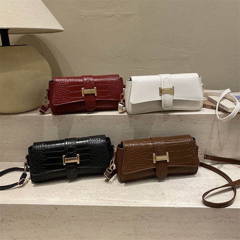 Women's Crocodile-Embossed PU Leather Shoulder Bag, 25.5x12.5x6.5cm Elegant Crossbody Bag with Adjustable Strap, Fashion Flap Purse for Daily Use

