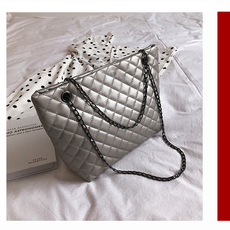 CHG-Ladies bags Tote bags Metal chain women's bags Lady single shoulder bags &amp; Zipper handbag (large zipper bag) (Black / Silver)