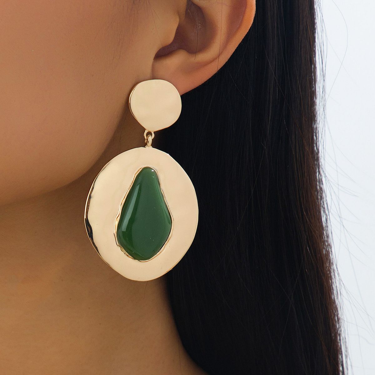 Bohemian Hammered Gold Drop Earrings, 7cm Statement Earrings with Irregular Green Resin Stone, Minimalist Dangle Earrings for Women, Lightweight
