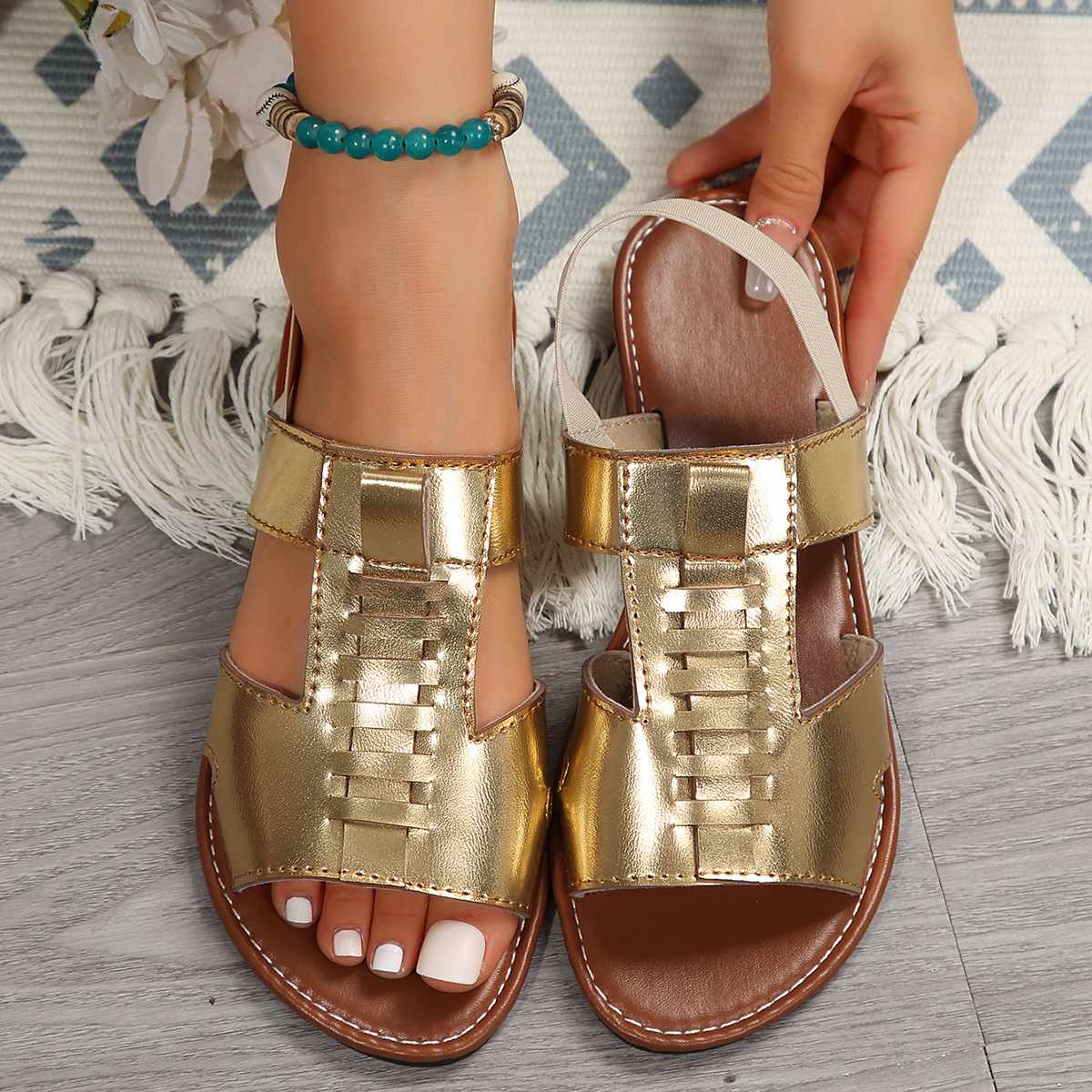 European and American foreign trade large size hollow flat open toe slippers female cross-border simple wear fish mouth beach sandals 116-6