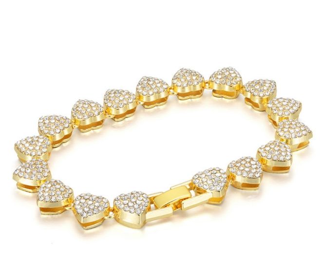 Gold heart-shaped diamond bracelet; Shine luxury style; Women's fashion accessories; Gift giving