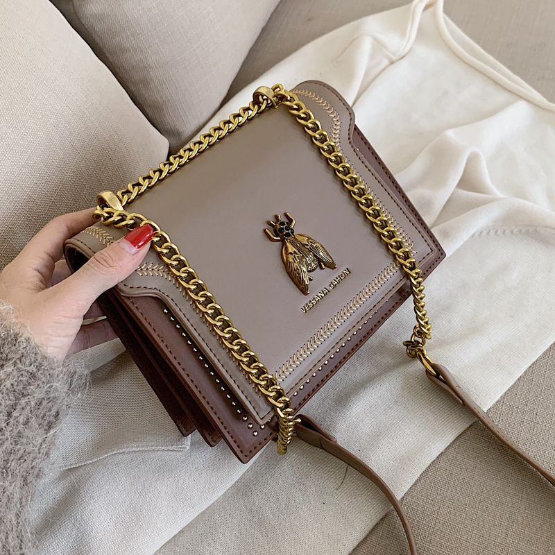 French women's bag 2024 summer new chain retro bee single shoulder tote bag contrasting color crossbody small square bag