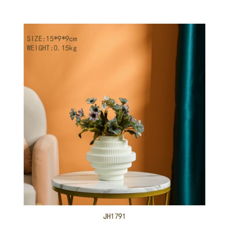 Vase ornaments living room flower arrangement American dining table modern luxury wind home TV cabinet dried flowers soft decorations plastic bottles group 5