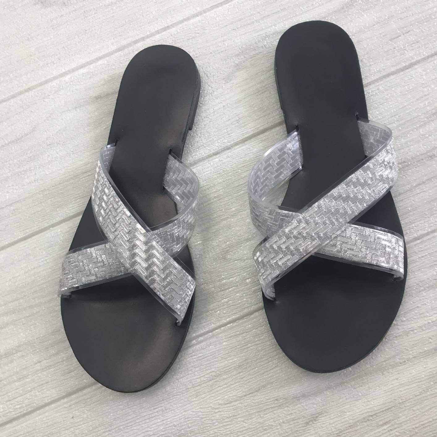 PL0047 Women's Open Toe Flat Sandals Rhinestone Glitter Criss Cross Strap On Casual Fashion Slippers