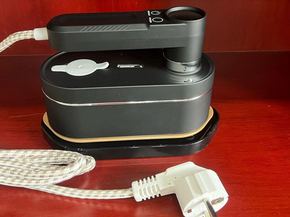 Digital display handheld ironing machine, household small hanging ironing machine, steam electric iron, convenient ironing machine for ironing clothes