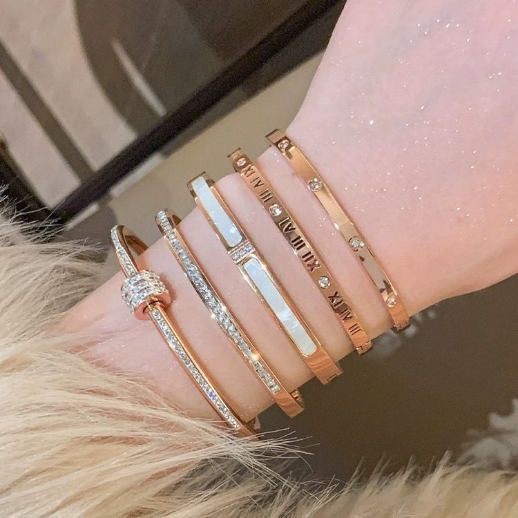2026 New Arrival Women Luxury Zircon Bracelet High-grade Minimalist Design Bangle Heavy-duty Fashion Hand Accessories For Women Daily Jewelry Gifts