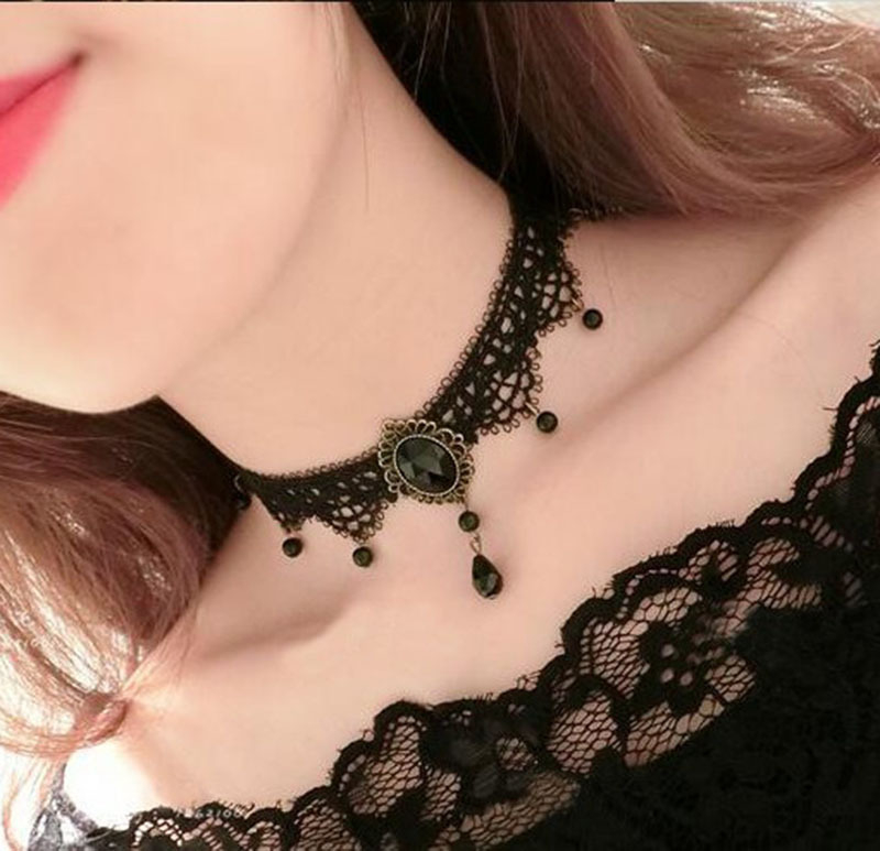 SC809615 Black Lace Choker Necklace Lace Gothic Choker for Women for Halloween Weeding Costume Party Prom Vampire Choker
