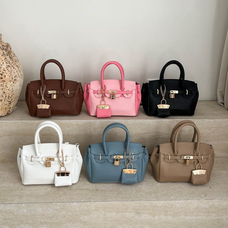 High-end style business travel handbag for women, new model lightweight single-shoulder bag, stylish and versatile crossbody bag for women