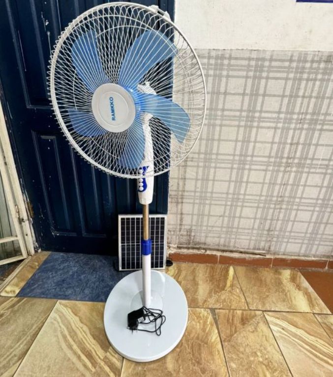 Solar fan 16-inches 12V stand fan Rechargeable solar stand fan 