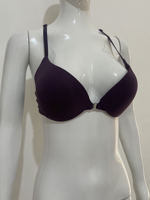Gather the front button-down underwear, women's thickened beautiful back, sexy halterneck, V-shaped open back, glossy Japanese breathable bra, small breasts, gathered to show big