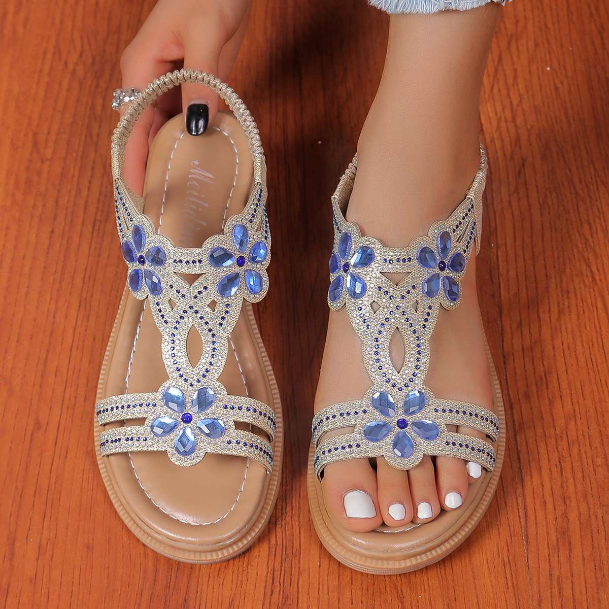 Large size women's sandals Europe and the United States spring new flat flower rhinrhinos open toe to wear beach sandals