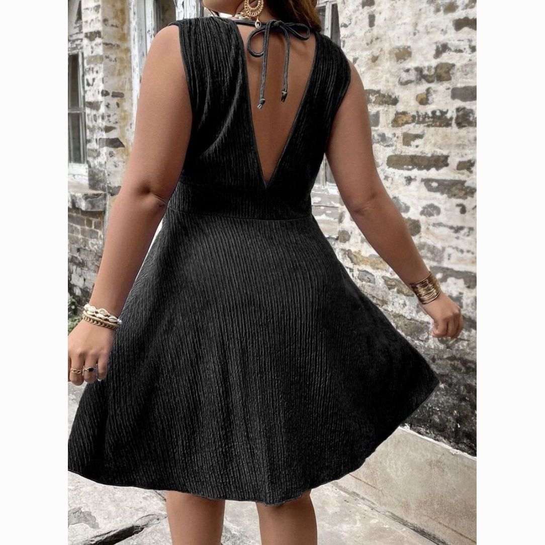 Summer Plus-Size Sexy Hot Girl Clubwear: Deep V-Neck, Low-Cut Back, Solid Color Textured, Waist-Cinched Slim-Fit A-Line Dress