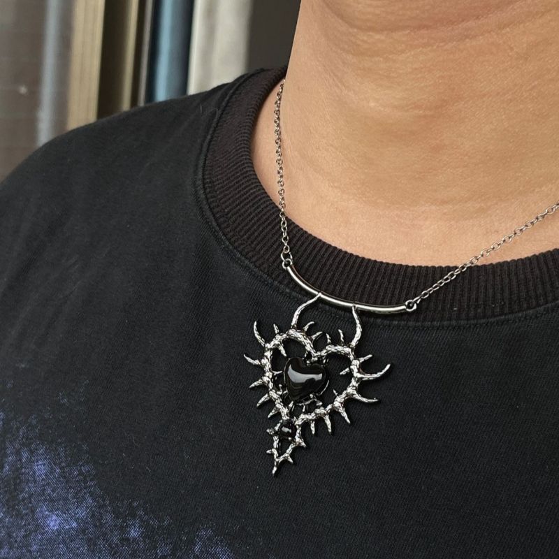 Punk, Gothic, Dark Wind, Thorn Heart Diamond Necklace ,pendant chain necklace