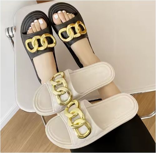Thick Soled Fashionable Summer Slippers Beach Casual Flat Bottomed  soft sandals for women and ladies